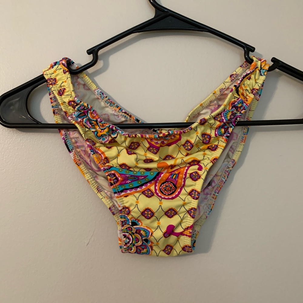 Patterned Ruched Bikini Bottoms - Picture 4 of 4